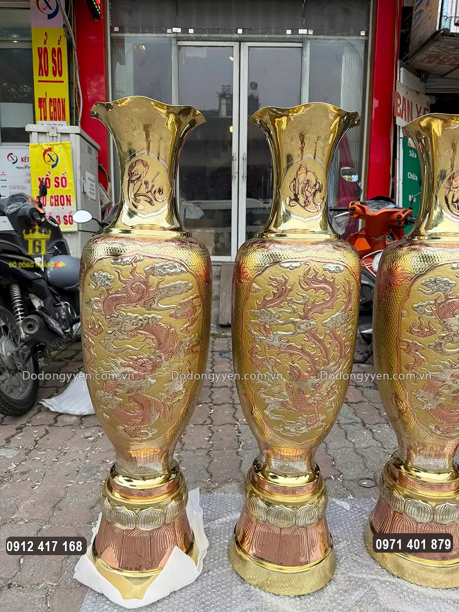 Lọ lục b&igrave;nh c&oacute; k&iacute;ch thước lớn, th&iacute;ch hợp đặt tại kh&ocirc;ng gian rộng r&atilde;i